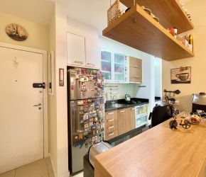 Apartamento no Bairro Vila Nova em Blumenau com 3 Dormitórios (1 suíte) e 65.37 m² - 5095