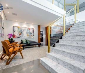 Apartamento no Bairro Vila Nova em Blumenau com 3 Dormitórios (3 suítes) e 241 m² - AP2555