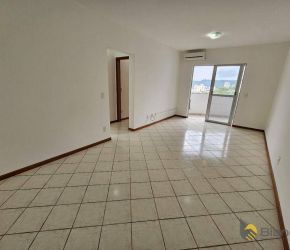 Apartamento no Bairro Vila Nova em Blumenau com 2 Dormitórios (1 suíte) e 87 m² - AP0854