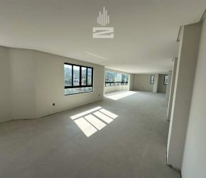 Apartamento no Bairro Vorstadt em Blumenau com 3 Dormitórios (3 suítes) e 260 m² - 8981