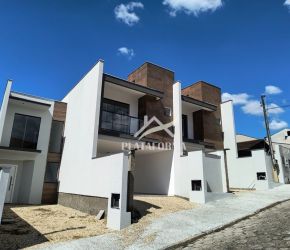 Casa no Bairro Água Verde em Blumenau com 3 Dormitórios (1 suíte) - 3120