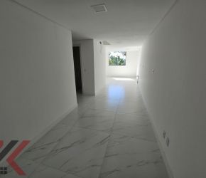 Casa no Bairro Água Verde em Blumenau com 2 Dormitórios (2 suítes) e 120.63 m² - 6070434