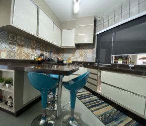 Casa no Bairro Água Verde em Blumenau com 4 Dormitórios (2 suítes) e 340 m² - 5064814
