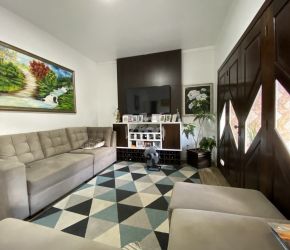 Casa no Bairro Água Verde em Blumenau com 4 Dormitórios (2 suítes) e 340 m² - 5064814