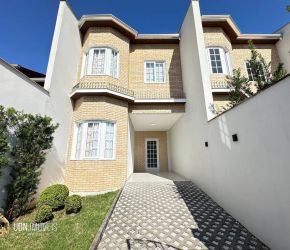 Casa no Bairro Água Verde em Blumenau com 3 Dormitórios (1 suíte) e 137 m² - 1743