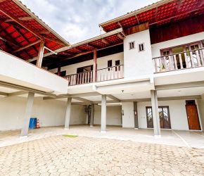 Casa no Bairro Badenfurt em Blumenau com 3 Dormitórios (1 suíte) - RD1709