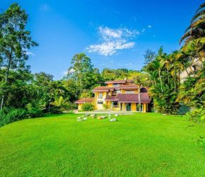 Casa no Bairro Escola Agrícola em Blumenau com 6 Dormitórios (6 suítes) e 725 m² - CA1514
