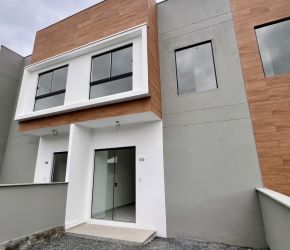 Casa no Bairro Fidelis em Blumenau com 2 Dormitórios e 62.47 m² - 2625