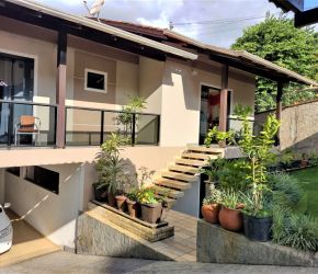 Casa no Bairro Fortaleza em Blumenau com 3 Dormitórios (1 suíte) e 320 m² - 4850133