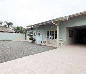 Casa no Bairro Fortaleza em Blumenau com 3 Dormitórios (1 suíte) e 285 m² - 4190957