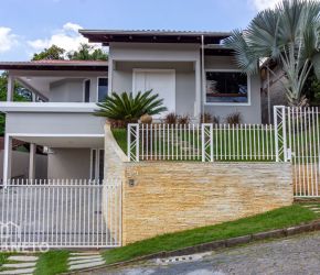 Casa no Bairro Fortaleza em Blumenau com 3 Dormitórios (1 suíte) e 205.35 m² - 6840525