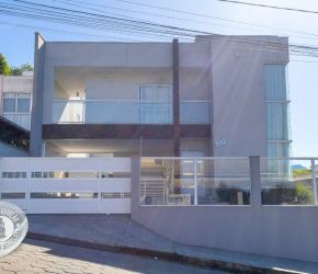 Casa no Bairro Fortaleza Alta em Blumenau com 3 Dormitórios (1 suíte) - 1517