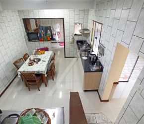 Casa no Bairro Garcia em Blumenau com 3 Dormitórios (1 suíte) - 7254