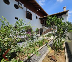 Casa no Bairro Garcia em Blumenau com 3 Dormitórios (1 suíte) e 383.43 m² - 6070283