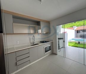 Casa no Bairro Garcia em Blumenau com 2 Dormitórios (2 suítes) e 77.88 m² - CA00041V