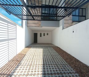 Casa no Bairro Garcia em Blumenau com 3 Dormitórios (1 suíte) e 96 m² - 5610946
