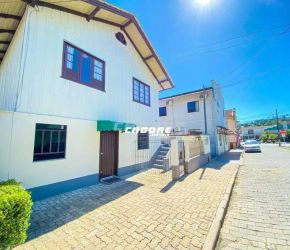 Casa no Bairro Garcia em Blumenau com 2 Dormitórios e 70 m² - 683