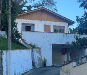Casa no Bairro Glória em Blumenau com 4 Dormitórios - V01330