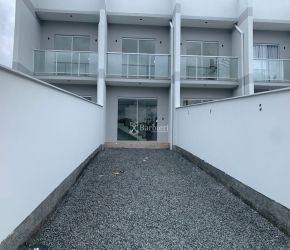 Casa no Bairro Itoupava Central em Blumenau com 2 Dormitórios e 64.25 m² - 3825033
