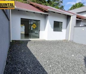 Casa no Bairro Itoupava Central em Blumenau com 2 Dormitórios - V01326