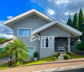 Casa no Bairro Itoupava Central em Blumenau com 3 Dormitórios (1 suíte) e 214 m² - 4724