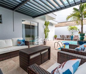 Casa no Bairro Itoupava Central em Blumenau com 3 Dormitórios (3 suítes) e 190 m² - CA0005