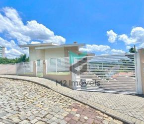 Casa no Bairro Itoupava Norte em Blumenau com 3 Dormitórios (3 suítes) e 349 m² - CA0412