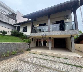 Casa no Bairro Itoupava Norte em Blumenau com 4 Dormitórios (1 suíte) e 235 m² - CA0109