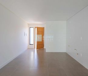 Casa no Bairro Itoupava Norte em Blumenau com 2 Dormitórios (2 suítes) e 77 m² - 4190904