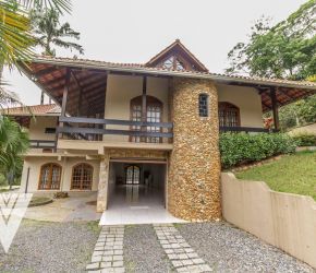 Casa no Bairro Ribeirão Fresco em Blumenau com 3 Dormitórios (2 suítes) e 379 m² - CA0474-L