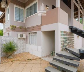 Casa no Bairro Ribeirão Fresco em Blumenau com 2 Dormitórios (2 suítes) e 390 m² - 7378