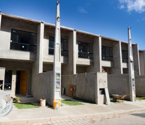 Casa no Bairro Ribeirão Fresco em Blumenau com 2 Dormitórios (2 suítes) - 1520