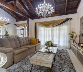 Casa no Bairro Salto Norte em Blumenau com 3 Dormitórios (1 suíte) - 2204