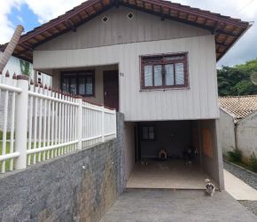 Casa no Bairro Valparaiso em Blumenau com 4 Dormitórios - 967