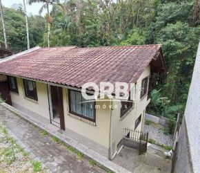 Casa no Bairro Valparaiso em Blumenau com 7 Dormitórios (2 suítes) e 374 m² - CA0598