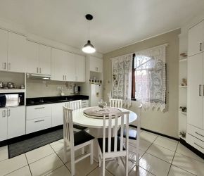Casa no Bairro Valparaiso em Blumenau com 3 Dormitórios (1 suíte) e 130 m² - 3824886