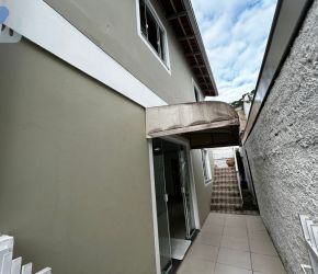 Casa no Bairro Valparaiso em Blumenau com 2 Dormitórios e 63.36 m² - 6061595