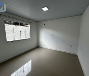 Casa no Bairro Valparaiso em Blumenau com 2 Dormitórios e 63.36 m² - 6061595