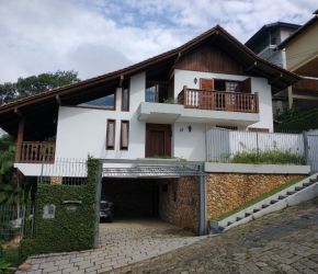 Casa no Bairro Velha em Blumenau com 3 Dormitórios (1 suíte) e 380 m² - CA0107