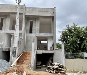 Casa no Bairro Velha em Blumenau com 2 Dormitórios e 98 m² - 667