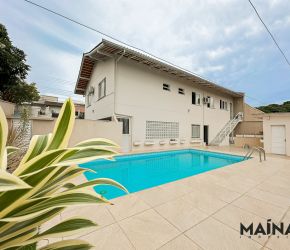 Casa no Bairro Velha em Blumenau com 4 Dormitórios (1 suíte) e 354.56 m² - 6312450