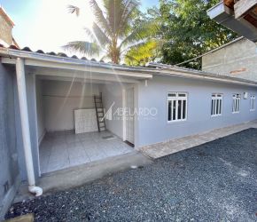 Casa no Bairro Velha Central em Blumenau com 2 Dormitórios e 65 m² - 8517