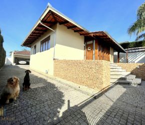 Casa no Bairro Vila Nova em Blumenau com 4 Dormitórios (4 suítes) e 379 m² - 3070643