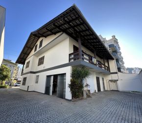 Casa no Bairro Vila Nova em Blumenau com 4 Dormitórios e 400 m² - 3690651