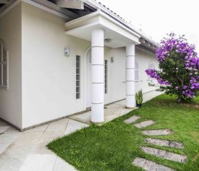 Casa no Bairro Vila Nova em Blumenau com 4 Dormitórios (1 suíte) e 209 m² - 3318630