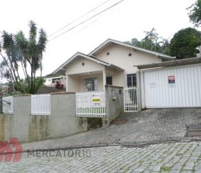 Casa no Bairro Vila Nova em Blumenau com 3 Dormitórios e 159.9 m² - 635