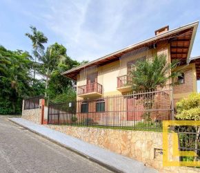 Casa no Bairro Vila Nova em Blumenau com 4 Dormitórios (2 suítes) e 357 m² - CA0311
