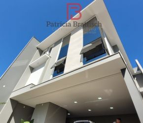 Casa no Bairro Vila Nova em Blumenau com 3 Dormitórios (3 suítes) e 373.77 m² - 6320298