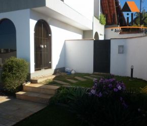 Casa no Bairro Vila Nova em Blumenau com 6 Dormitórios (2 suítes) e 450 m² - 305