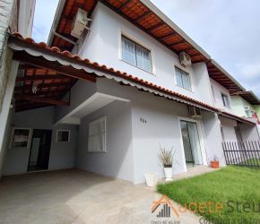 Outros Imóveis no Bairro Garcia em Blumenau com 3 Dormitórios (1 suíte) e 152 m² - S1027